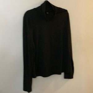 NWOT SEIN CURVE BLACK TURTLENECK